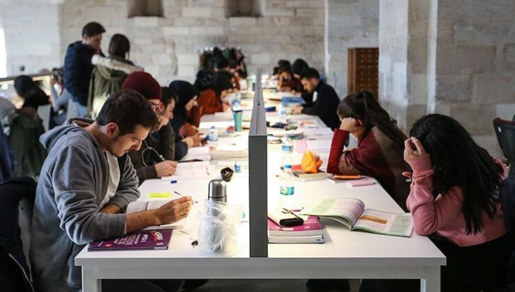 Öğrencilere kötü haber! Üç aylık yaz tatili kaldırılıyor