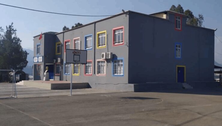 Ortaokul öğrencisi okul müdürünü tüfekle vurdu!