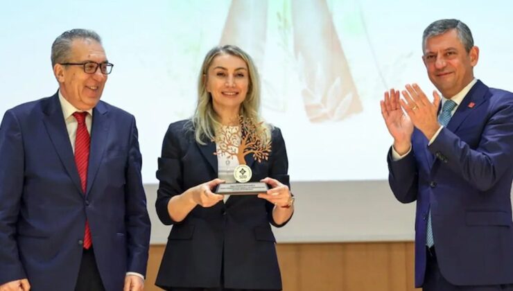 SDD İnsan Hakları Günü Ödülü İmamoğlu’na verildi