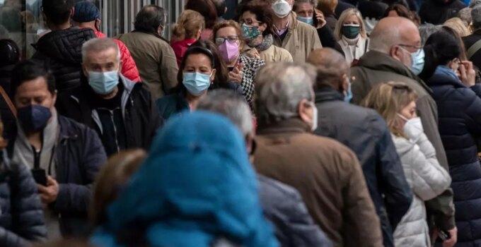 Vakalar patladı, Avrupa ülkesinde maske zorunluluğu geri dönüyor