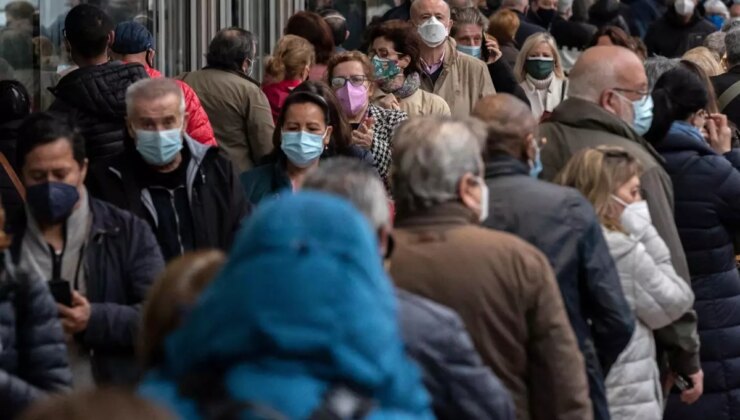 Vakalar patladı, Avrupa ülkesinde maske zorunluluğu geri dönüyor