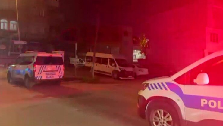 Yoldan geçerken silahlı kavganın ortasında kalıp vuruldu