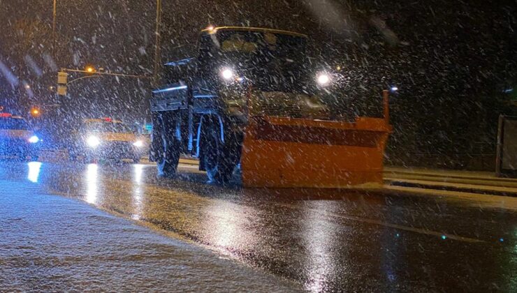 Ankara yeni yıla karla uyandı