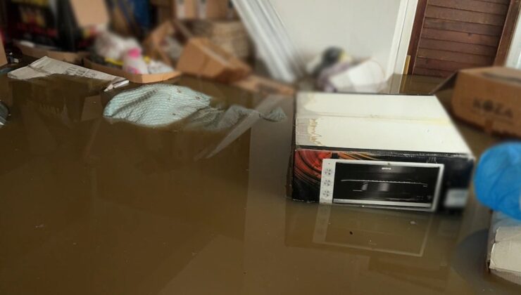 Avcılar’da 20 gün içinde 3 kez yol çöktü: Evi su bastı