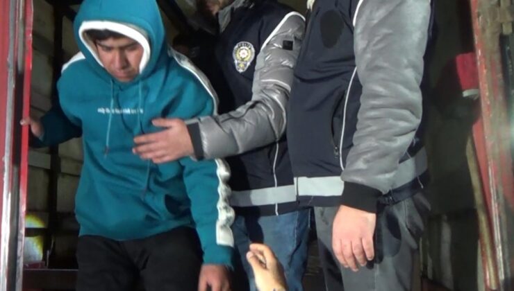 Bakan Yerlikaya duyurdu: 19 göçmen kaçakçısı ile 478 düzensiz göçmen yakalandı