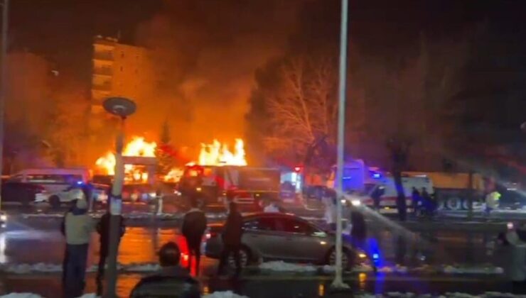 Diyarbakır’da kafe yangınında alevler güçlükle kontrol altına alındı