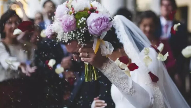 Düğünlerde bir devir kapanıyor! Davetiyelere IBAN yazılmaya başlandı