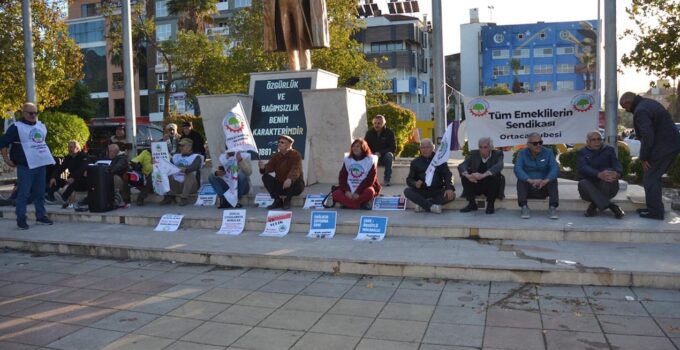 Emekliler zamma karşı meydanda: “Geçinemiyoruz”