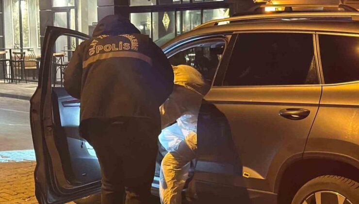 Eski Belediye Başkan yardımcısı bıçakla öldürüldü