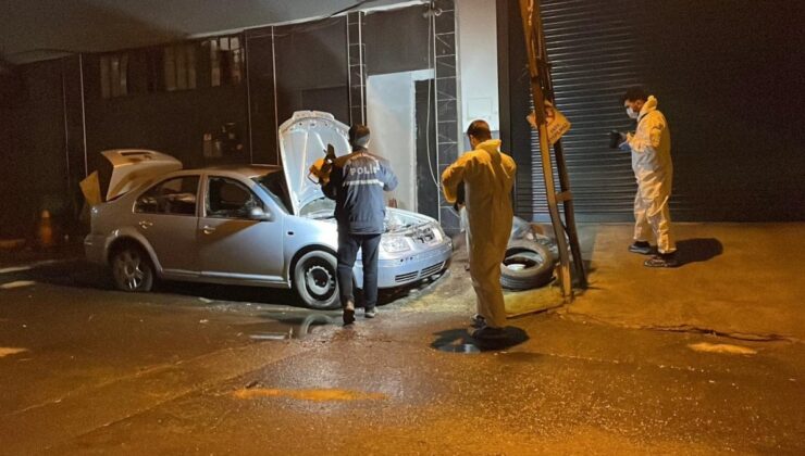Isınmak için tamirhane önündeki arabaya girdi, çıkan yangında öldü