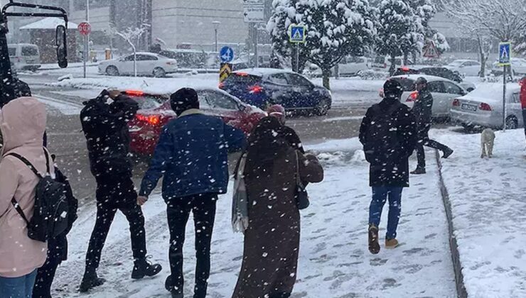 İstanbul yıllar sonra yeni yıla karla girdi