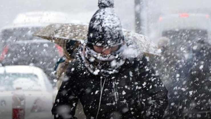 İstanbul’a kar geri geliyor! 10 derece birden düşecek…