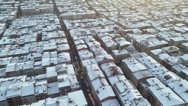 İstanbul’da kardan en çok nasiplenen ilçe belli oldu! Sultangazi beyaza büründü