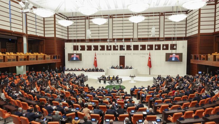 Siyasi partilere hazineden para yağacak!