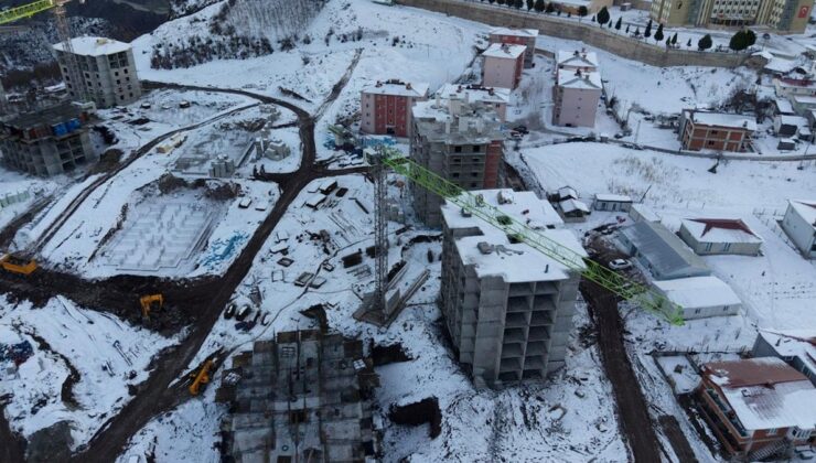 TOKİ inşaatında bir işçi hayatını kaybetti