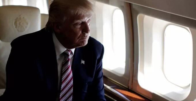 Trump’ın uçağında panik anları! Tedbir amacıyla ABD’ye geri döndü