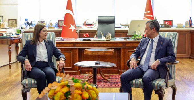 Türkiye’de biz, KKTC’de ise CTP iktidara yürüyor