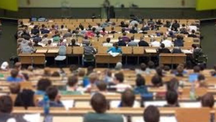 Üniversite bu skandalla çalkalanıyor! Kız öğrencilerin fotoğraflarını sızdırıp oylamaya sunmuşlar