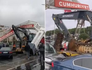 Üsküdar’da akılalmaz kaza: Ekskavatör ortalığı savaş alanına çevirdi
