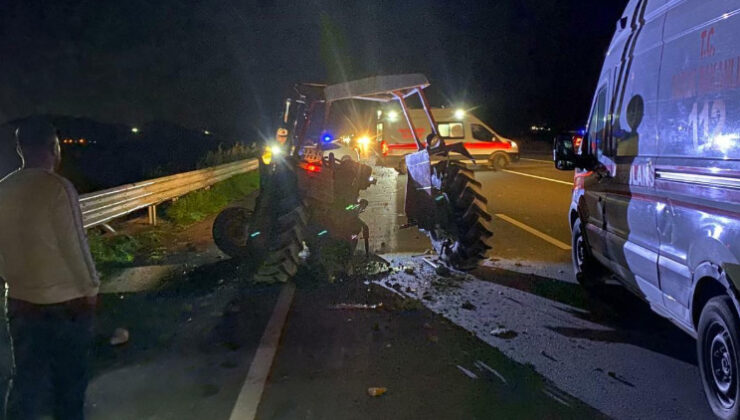 Adana’da otomobille traktör çarpıştı: 1’i ağır 6 kişi yaralandı