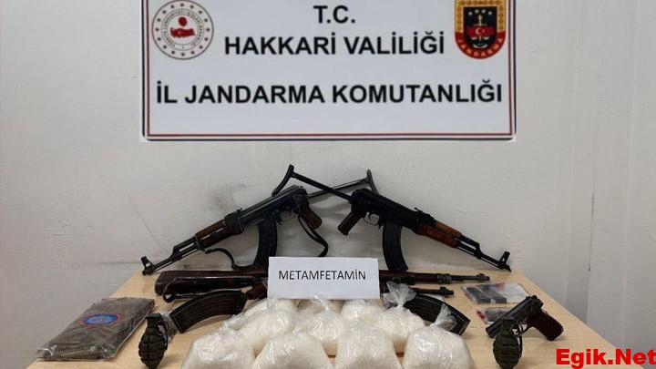 Hakkari’de operasyonda 5 kilo metamfetamin ile silah ve mühimmat ele geçirildi