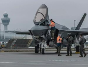 Hollandalı Bakan’dan çarpıcı iddia: F-35’lerin yazılımı kırılabilir