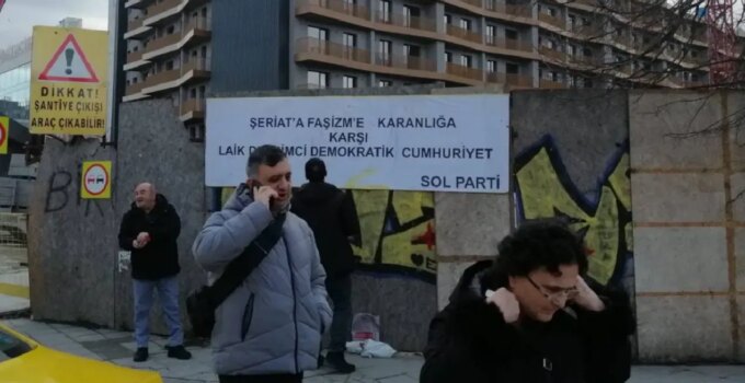SOL Parti binasına saldırı: ‘Yaşasın şeriat’