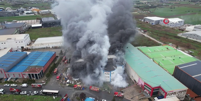 Son dakika… Silivri’de fabrika yangını: Ekipler sevk edildi