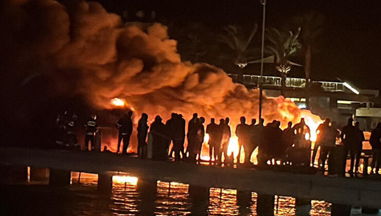 Bodrum’da marinada yangın! Motoryatlar alev alev yandı
