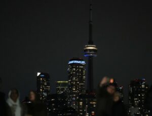 Dünyanın en yüksek üçüncü kulesi karanlığa gömüldü! Sebebi çok daha dikkat çekici