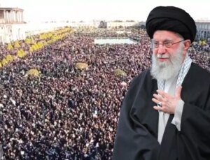 Hamaney’in ölümü sonrası İsfahan’da binlerce kişi sokağa indi