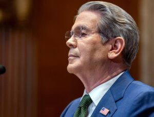 ABD İran’dan 35 kuruluş ve kişiyi yaptırım listesine aldı