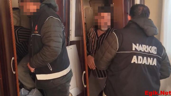 Adana’da 33 firari hükümlü yakalandı! Elbise dolabında çarşafa sarılmış halde yakalandı