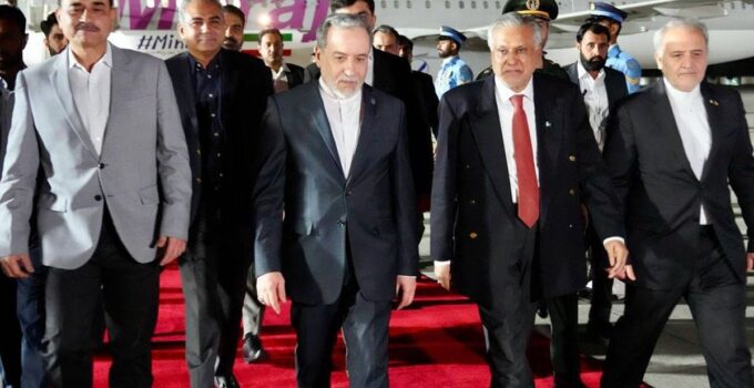 Arakçi, Pakistan’da görüşmelere başladı: Hürmüz krizi kısa sürede çözülebilir