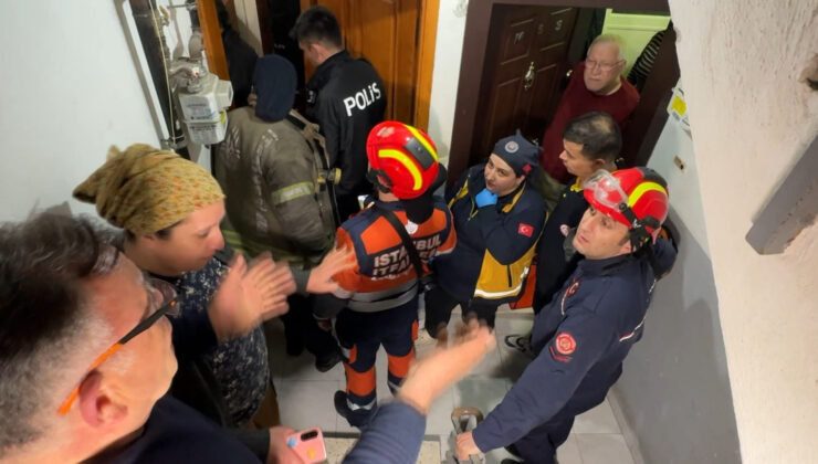 Avcılar’da 13 köpeğiyle yaşadığı dairede uyuyakaldı; itfaiye kapıyı kırınca uyandı