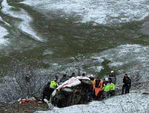 Hasta taşıyan ambulans, uçuruma yuvarlandı: 1 ölü, 4 yaralı