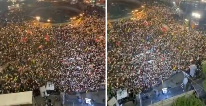 İran’ın başkenti Tahran’da bugüne kadarki en büyük gösteri