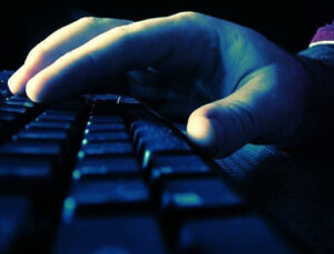 Isparta’da okul isimleri verilerek vatandaşları korku ve paniğe sevk eden 10 kişiye adli ve idari işlem