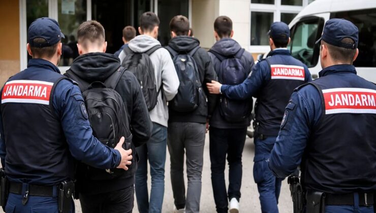 İzmir’de okul saldırısı hazırlığı iddiası: 8 öğrenci gözaltına alındı