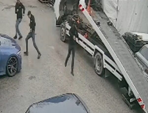 Sanayi sitesinde akü dehşeti: Panikle kaçtılar, vücutlarında yanık oluştu