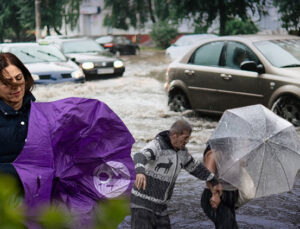 Sel, dolu ve heyelan tehlikesi! Meteoroloji saat verip uyardı: 7 ilde sarı kodlu alarm