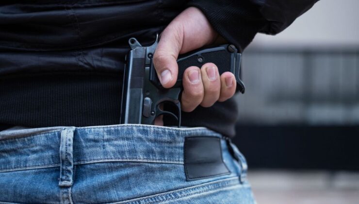 Tartıştığı kardeşini tabanca ile öldürdü