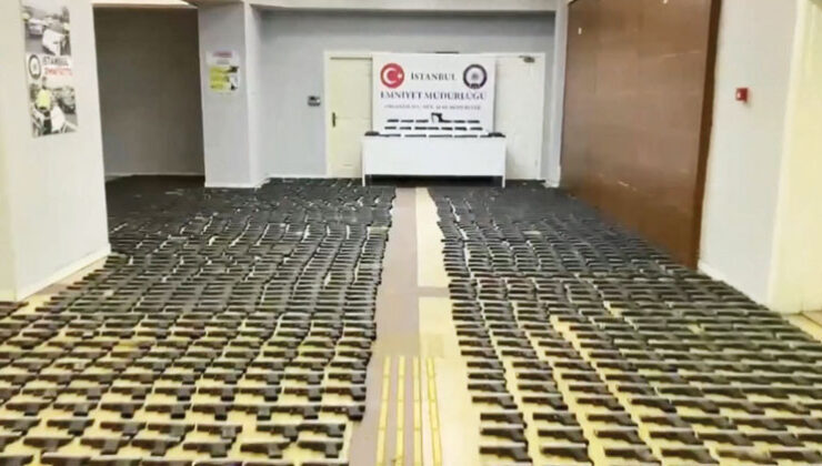 Toprak altından binlerce silah çıktı