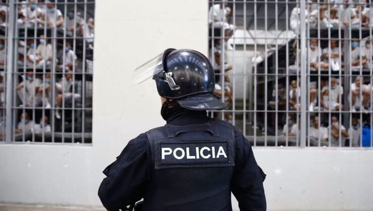 Venezuela’da cezaevinde çıkan isyanda 5 mahkum hayatını kaybetti