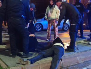 Yan bakma tartışması kavgaya döndü, saldırgan anne ve oğlunu yaraladı