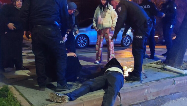 Yan bakma tartışması kavgaya döndü, saldırgan anne ve oğlunu yaraladı