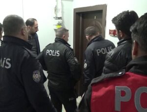 Erzurum’da 17 yaşındaki genç anneannesini bıçaklayıp rehin aldı; teyzesinin ikna etmesiyle teslim oldu