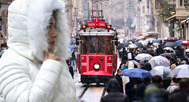 Kış geri geldi: Hava 10 derece birden soğuyacak | Meteoroloji saat verdi: Gök gürültülü sağanak yağış ve fırtına geliyor…
