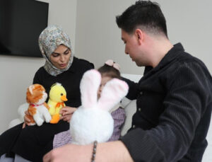 Konya’da evini ilaçlatan ailenin 2 yaşındaki kızları ölümden döndü! Aile firma hakkında şikayette bulundu