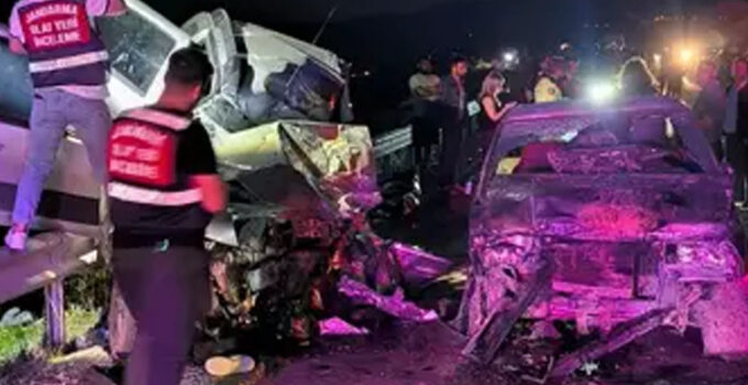 Mersin’de zincirleme kaza: 1 ölü, 5 yaralı